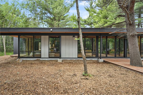 The Pines private deck and outdoor seating