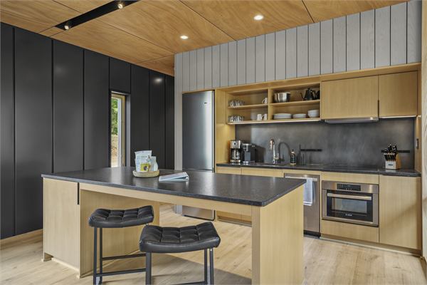 The Ridge kitchen and dining area