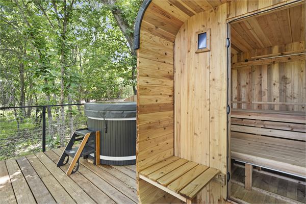 The Ridge private hot tub and Finnish sauna area